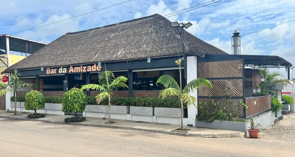 Esplanada do Bar da Amizade Futungo